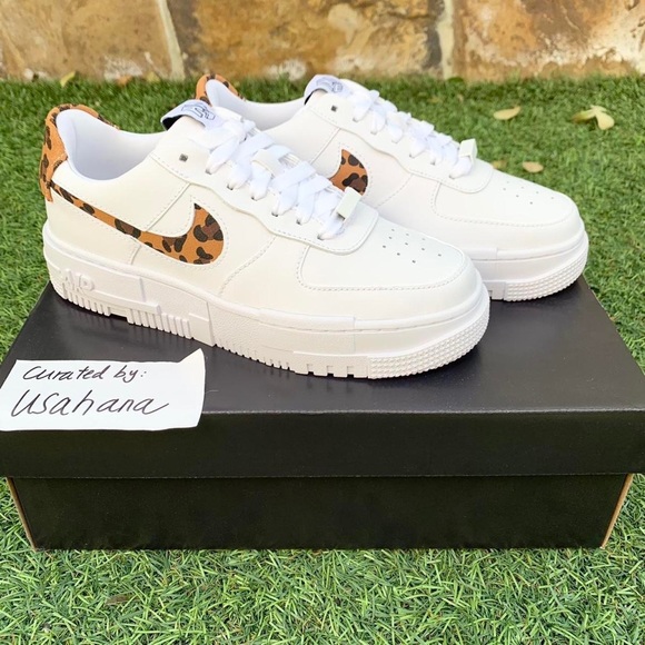 Women’s Air Force 1 pixel white shoes - Picture 3 of 4